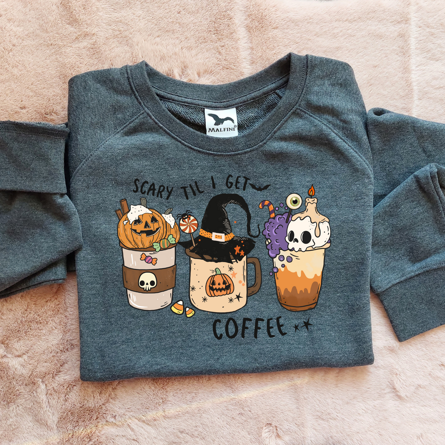 Bluza personalizata dama Halloween cu mesajul Scary Til I get Coffee