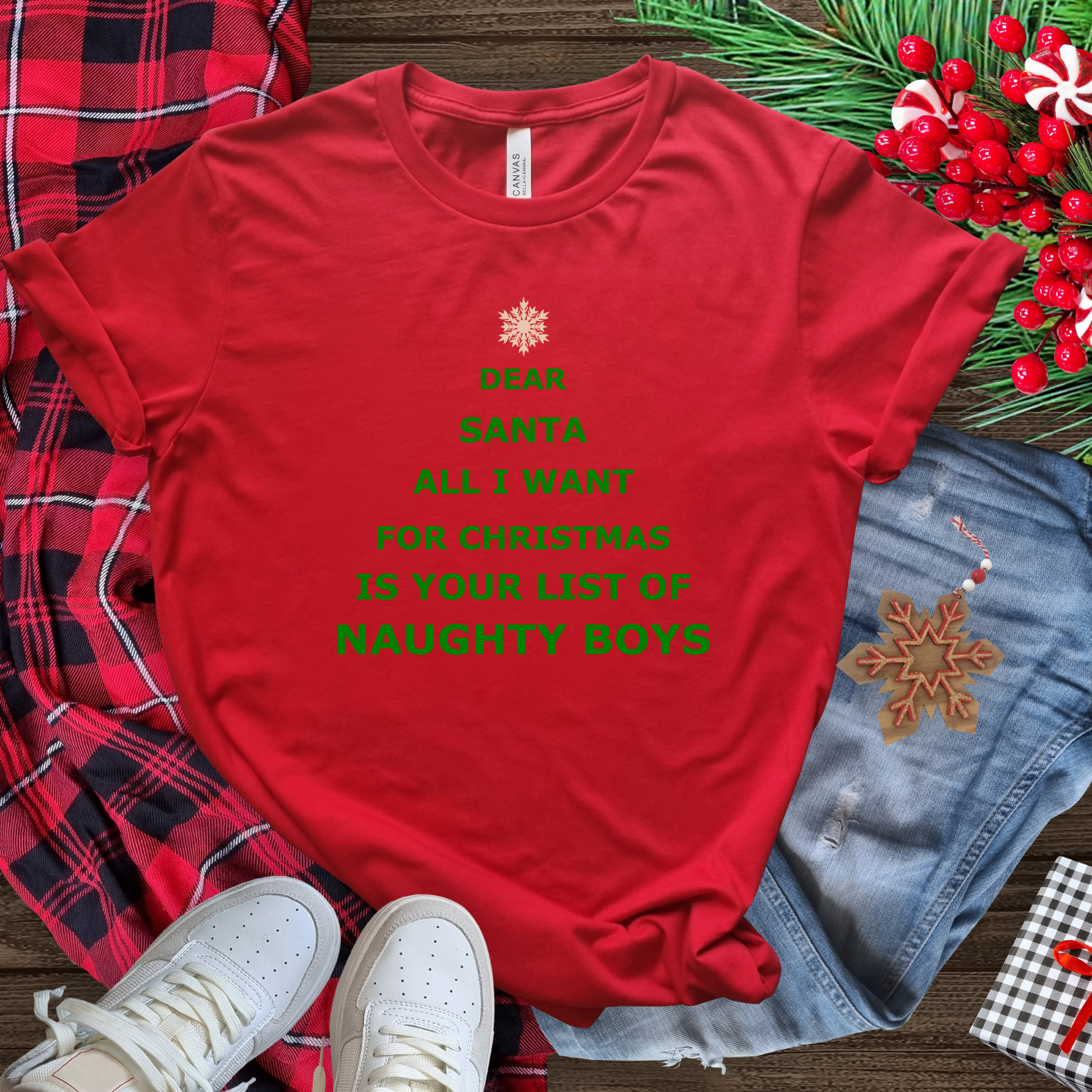 Tricou personalizat de Craciun cu mesajul Dear Santa, All I Want for Christmas is Your List of Naughty Boys